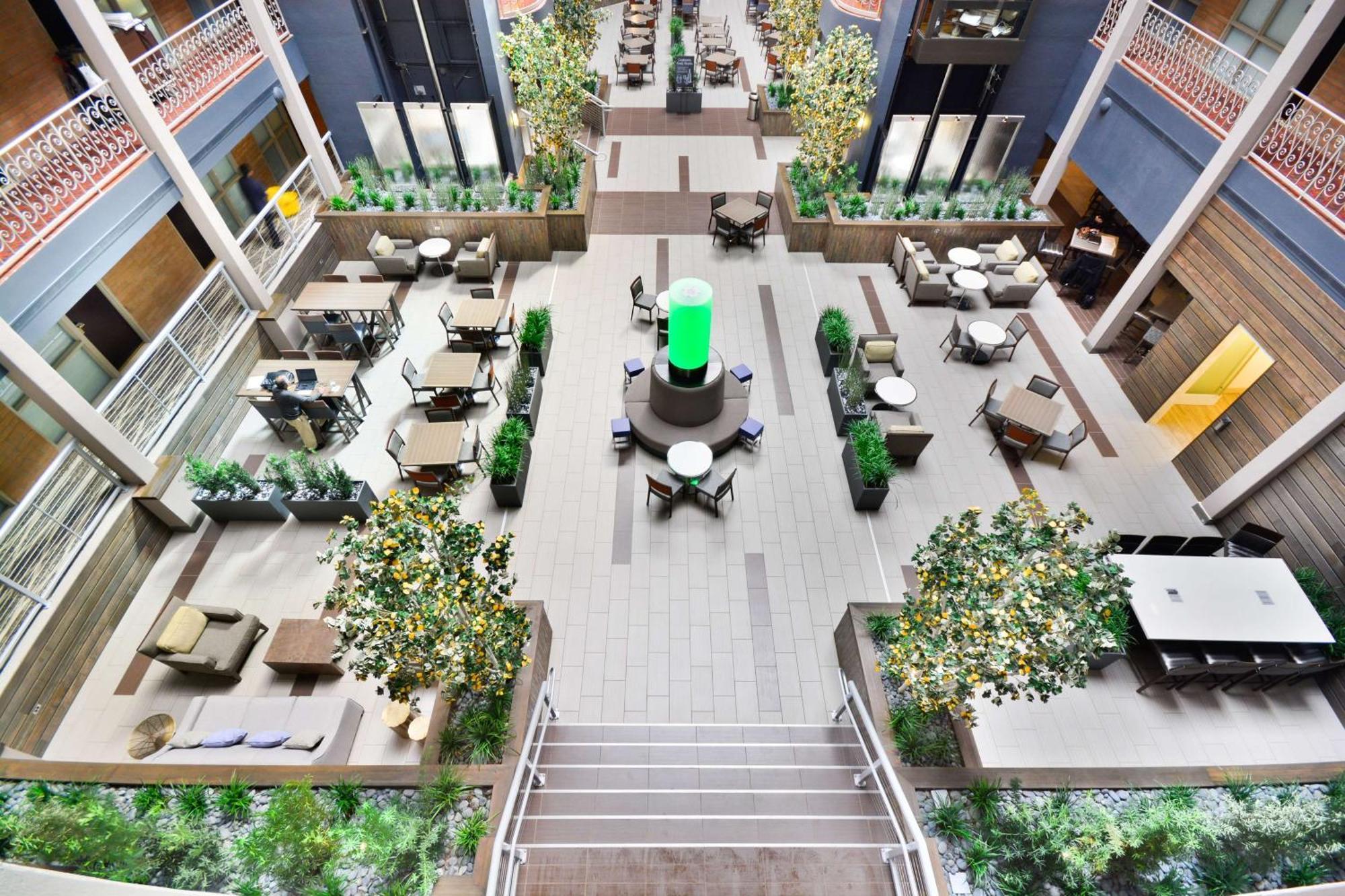 Hotel Embassy By Hilton Park 4*